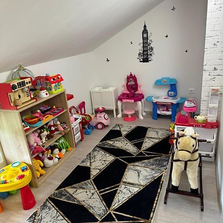 House Luce With Pool Apartment Čisla Екстериор снимка