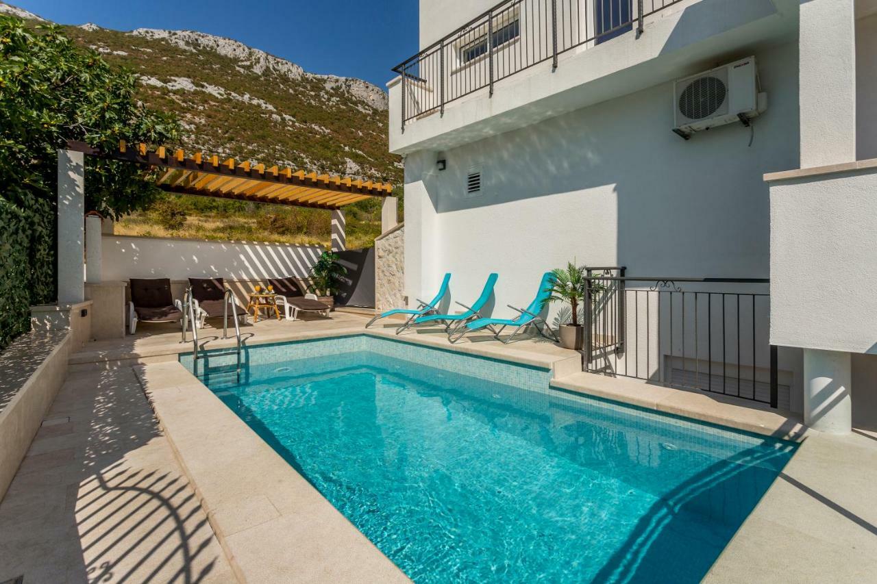 House Luce With Pool Apartment Čisla Екстериор снимка