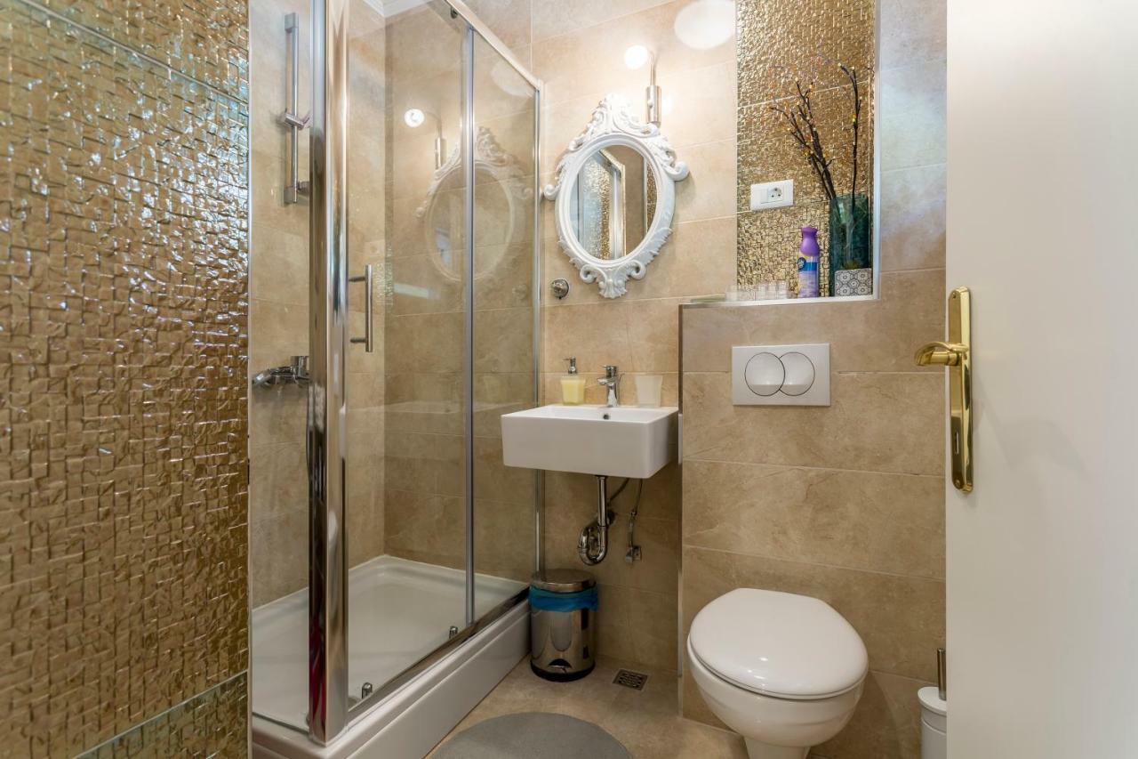 House Luce With Pool Apartment Čisla Екстериор снимка