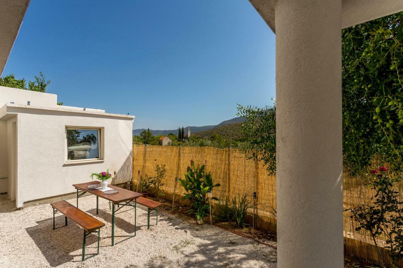 House Luce With Pool Apartment Čisla Екстериор снимка