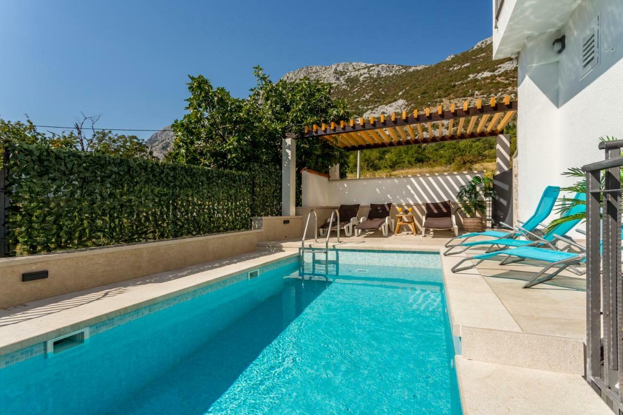 House Luce With Pool Apartment Čisla Екстериор снимка