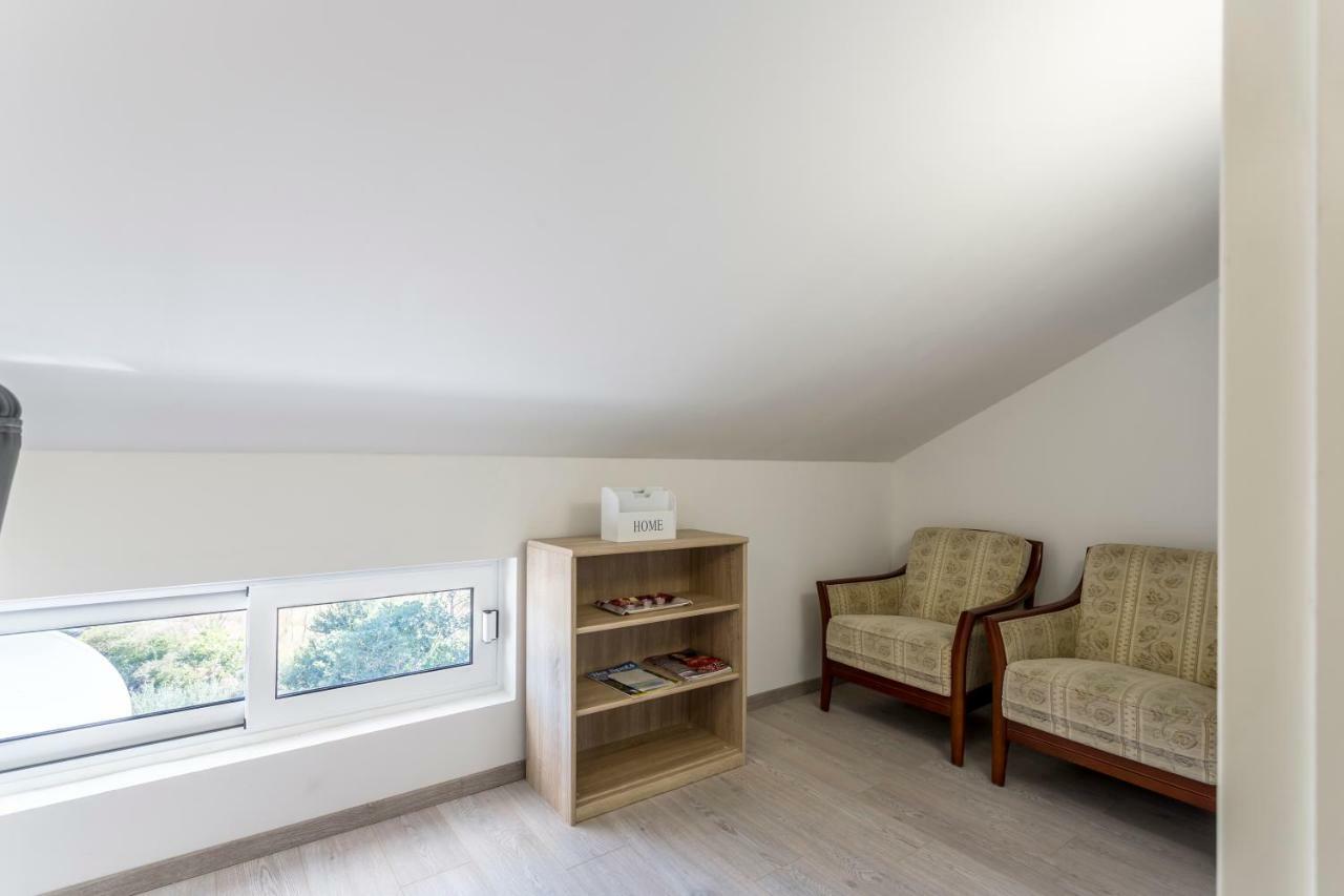 House Luce With Pool Apartment Čisla Екстериор снимка